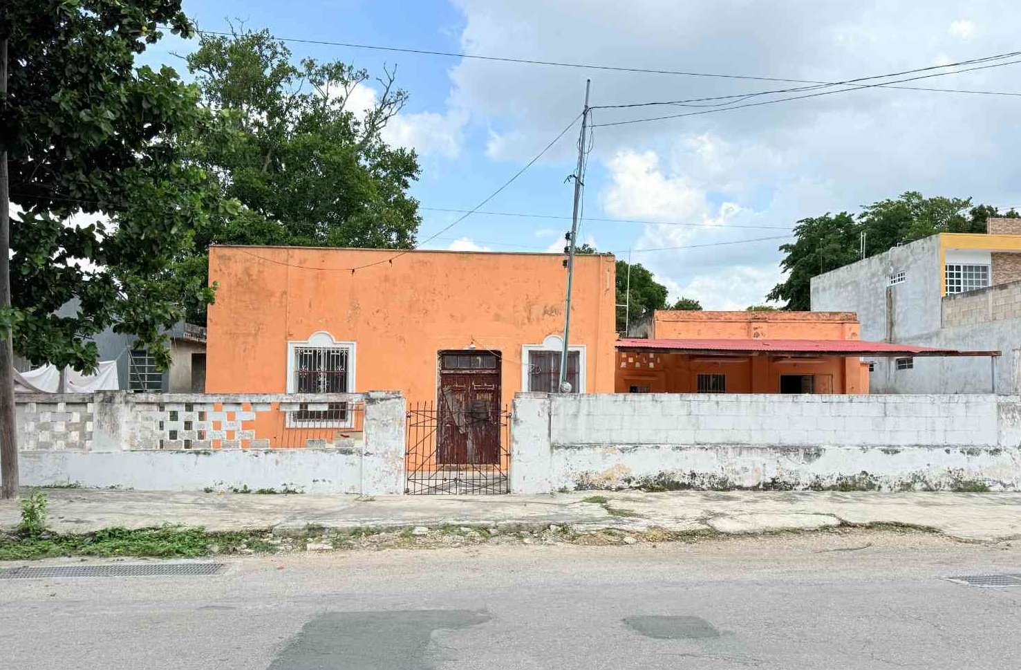 Vista fachada casa en venta m+erida Fco. I. Madero